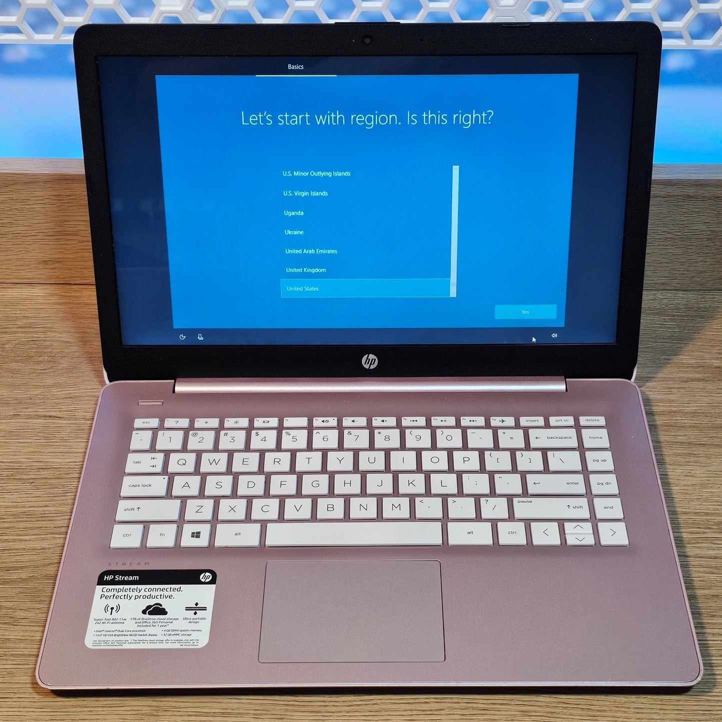 HP Stream 14-cb163wm Used Laptop – 14" HD, Intel Celeron N4000, 4GB RAM, 32GB eMMC Windows Laptop