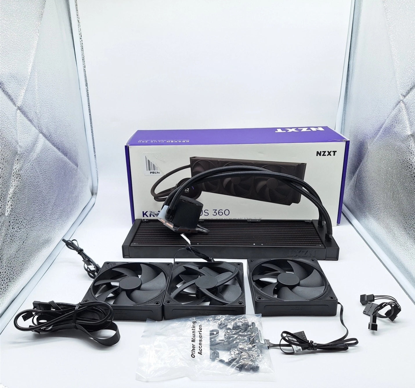 NZXT Kraken Plus 360 CPU Cooler 360mm Radiator with LCD